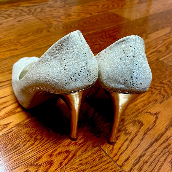 Moda Spana Heels - Picture 2 of 2